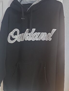 Oakland Script Crewneck Sweatshirt - Black and Gray